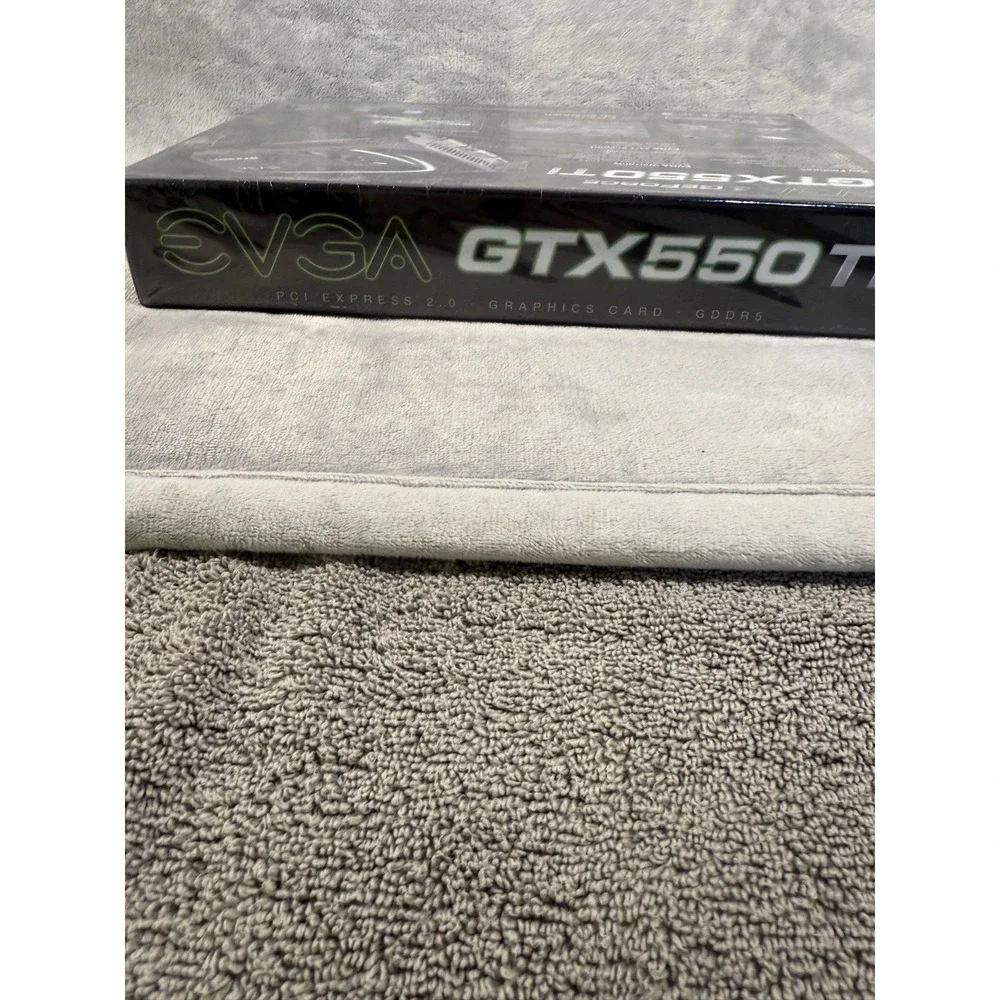 Gigabyte NVIDIA GeForce GTX 550 Ti (GV-N550D5-1GI) 1 GB / 1 GB (max) GDDR5 SDRAM